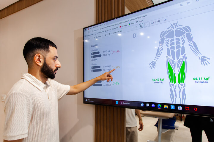 Avaliação de Fisioterapia do joelho minuciosa, quantitativa e baseado em testes de força muscular, mobilidade, flexibilidade e qualidade do movimento. Feitos com equipamentos tecnológicos e software de última geração. ​